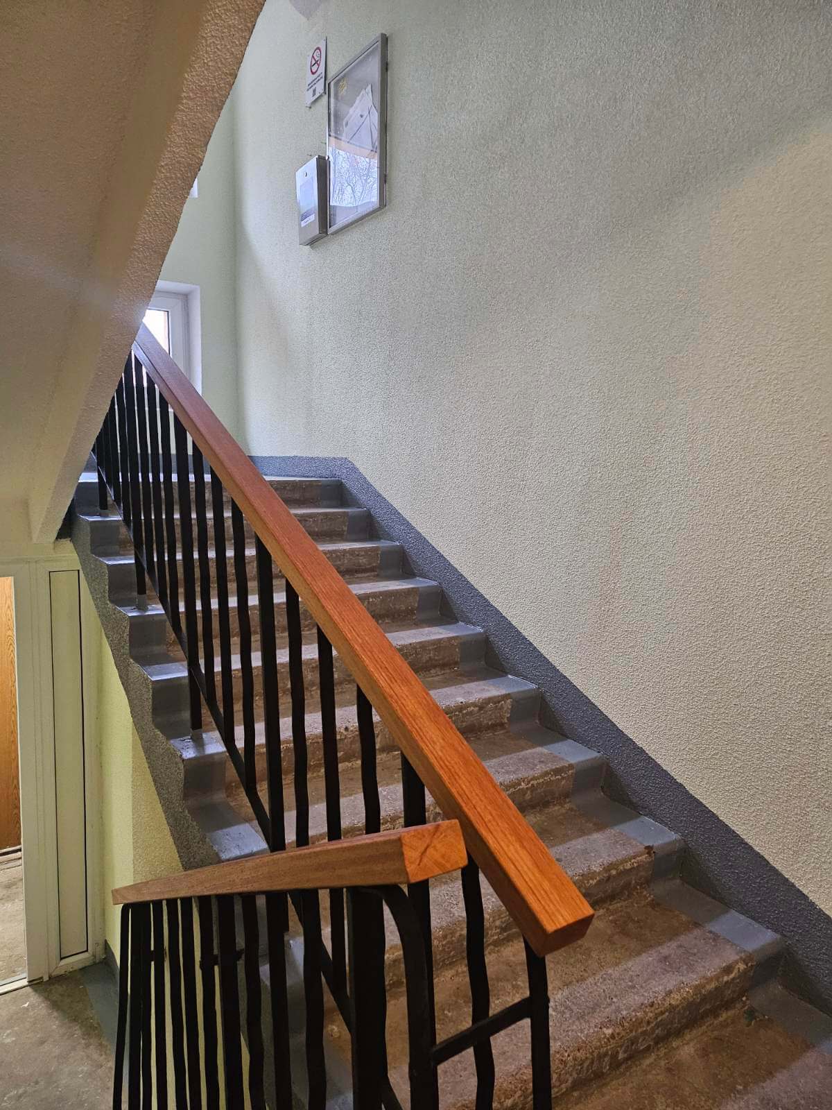 Laiptinės renovacija prieš